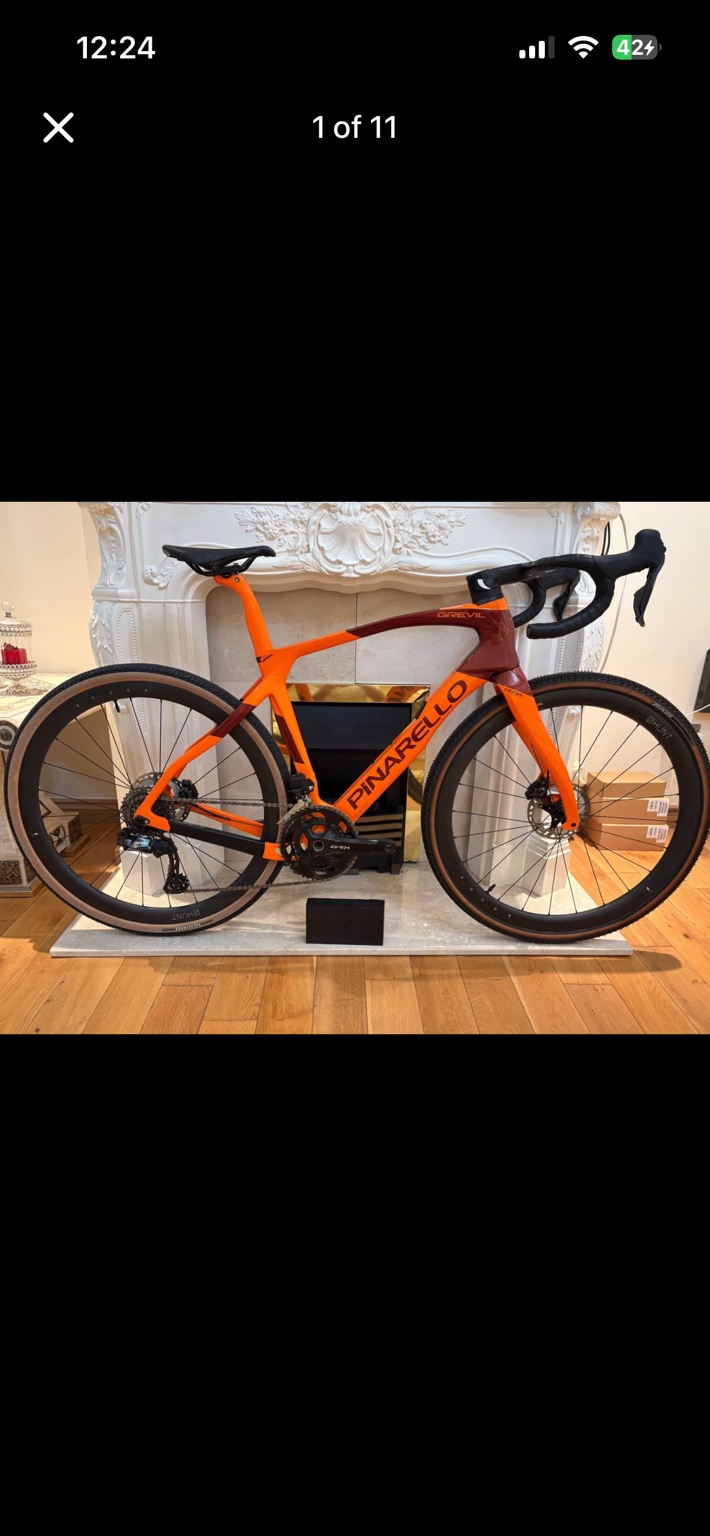 Pinarello Grevil F9 carbon gravel bike, drive-side view
